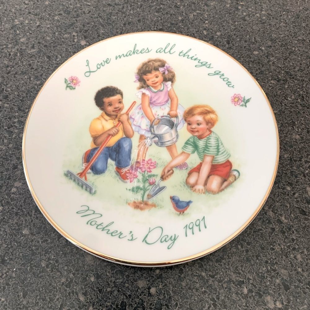 MOTHER'S DAY PLATE-AVON 1991 NEW IN BOX